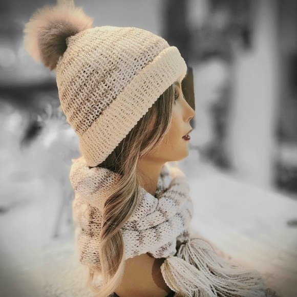 Peaches & Cream Hat and Scarf Winter Set in Cream and Tan Tones, Women's/Teens - Picture 14 of 16